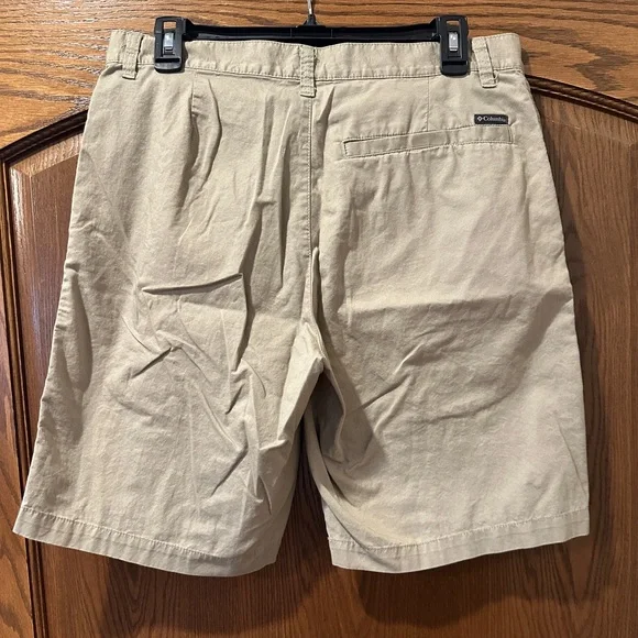 Men’s Columbia khaki shorts - Picture 3 of 4